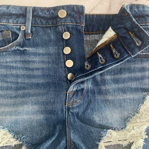 Good American BombShell shorts - Picture 6 of 6